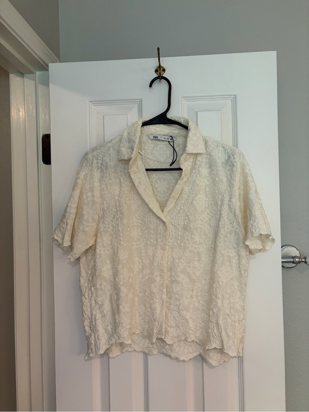 Zara Cream Embroidered Short Sleeve Button Up Scalloped Hem Blouse L